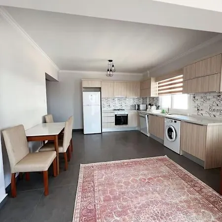Apartment трехкомнатные апартаменты, Park Trikomo